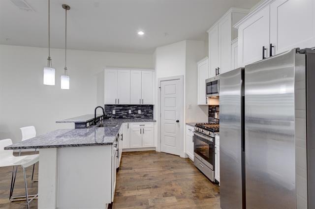 Building Photo - 6043 Rivendell Dr