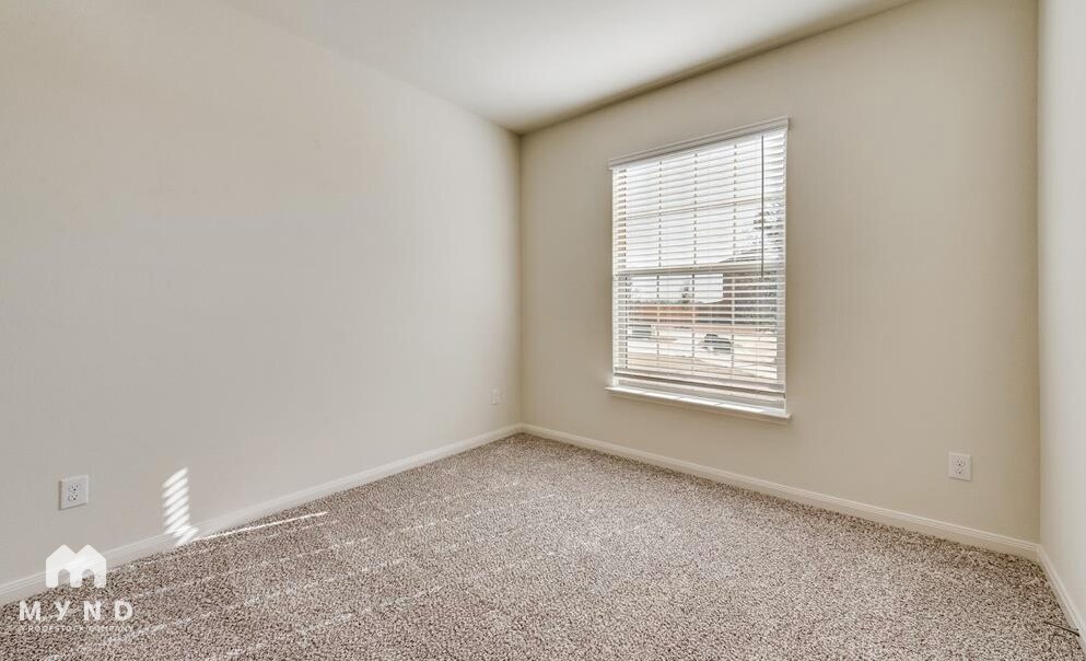 Building Photo - 143 Bovine Dr