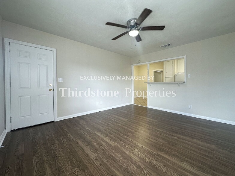 Building Photo - 2659 College St