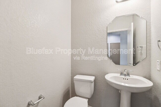 Building Photo - 13840 Tribeca