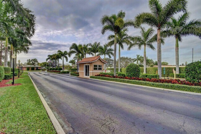 Building Photo - 1631 NW 18th Ave