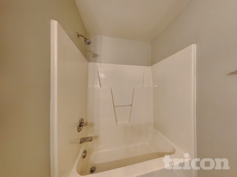 Building Photo - 125 Torrington Ave