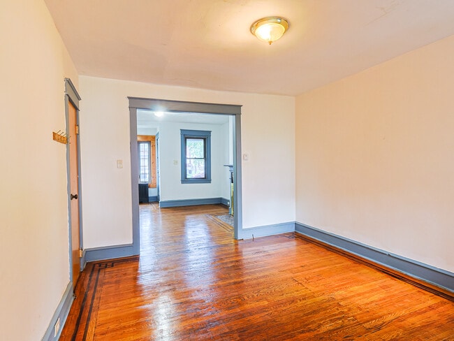 Building Photo - 3359 Tyson Ave