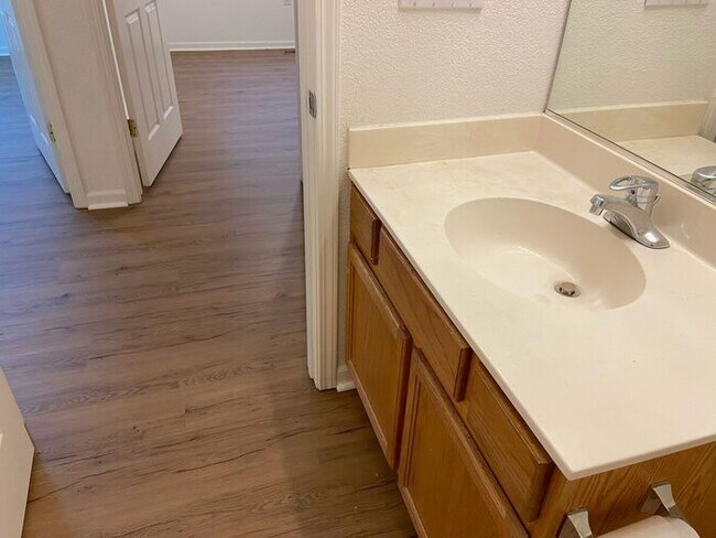 Building Photo - Sparks Single Story Home Near Red Hawk Golf Course