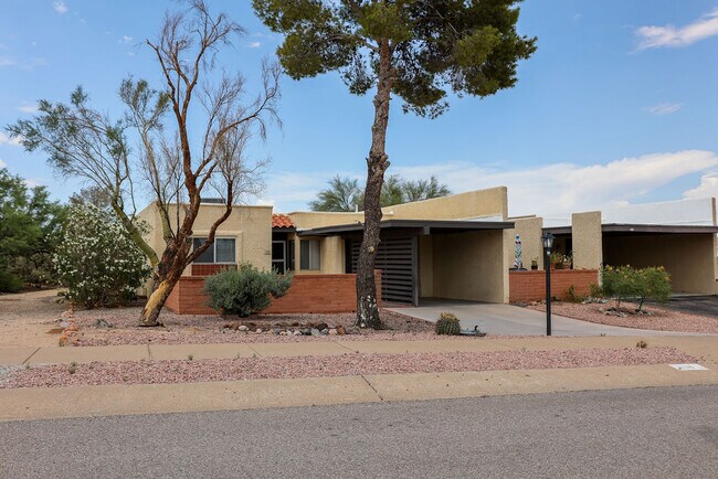 Building Photo - 830 W Rio-Altar