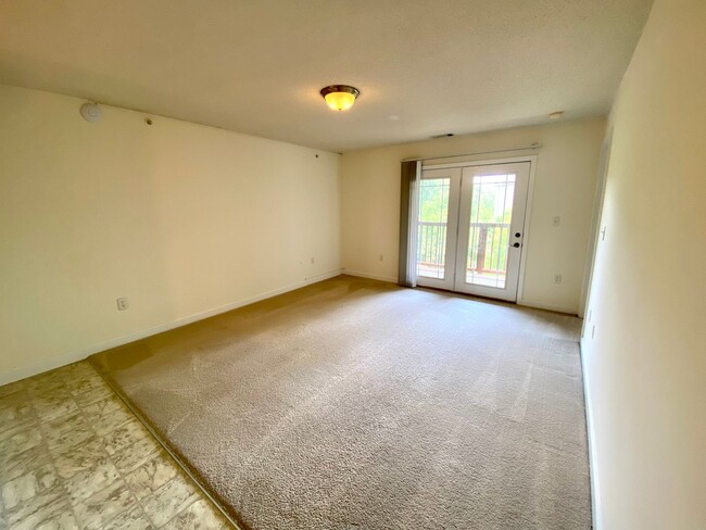 Building Photo - 431 Harts Cove Way