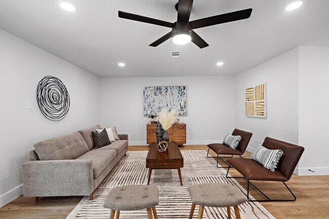 Building Photo - 5123 Willowbend Blvd