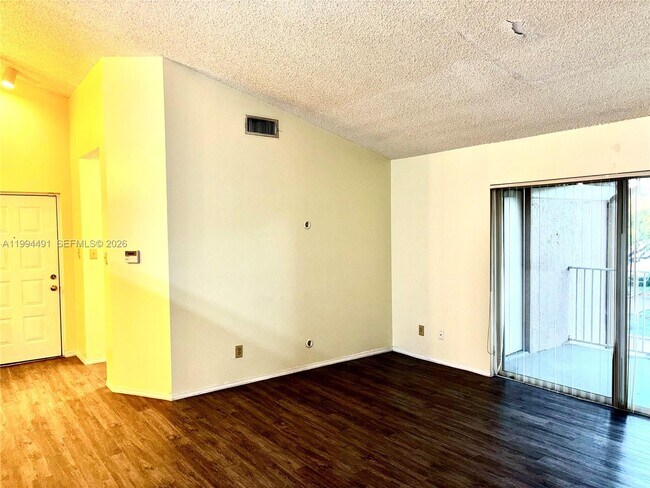 Building Photo - 10521 SW 158th Ct