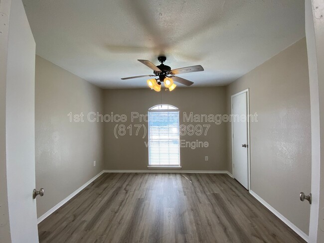 Building Photo - 2311 Kingsford Ct