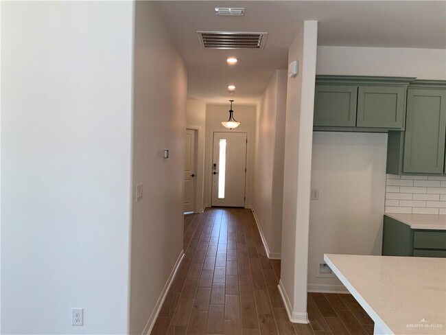 Building Photo - 3908 Highland Ave