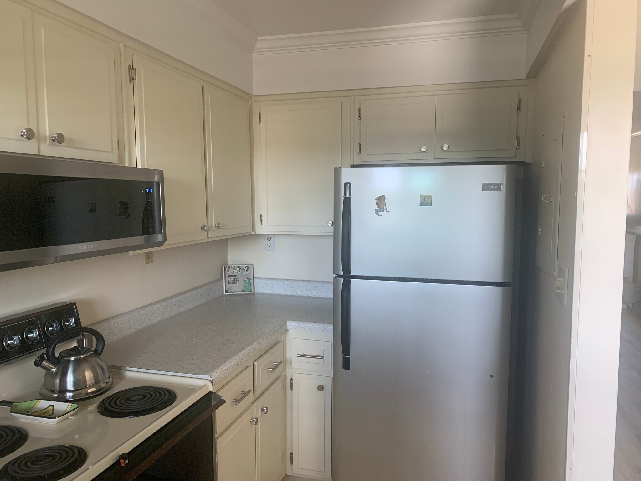 Building Photo - 1243 S MLK Jr Ave