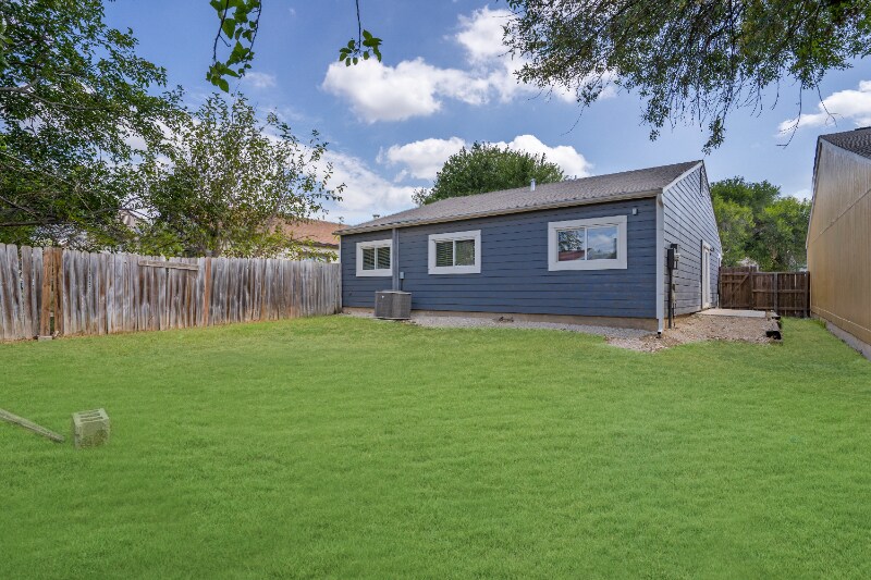 Building Photo - 4107 Sunrise Glade Dr