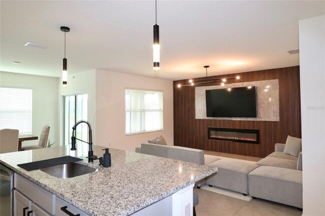 Building Photo - 8341 Ender Hls Dr