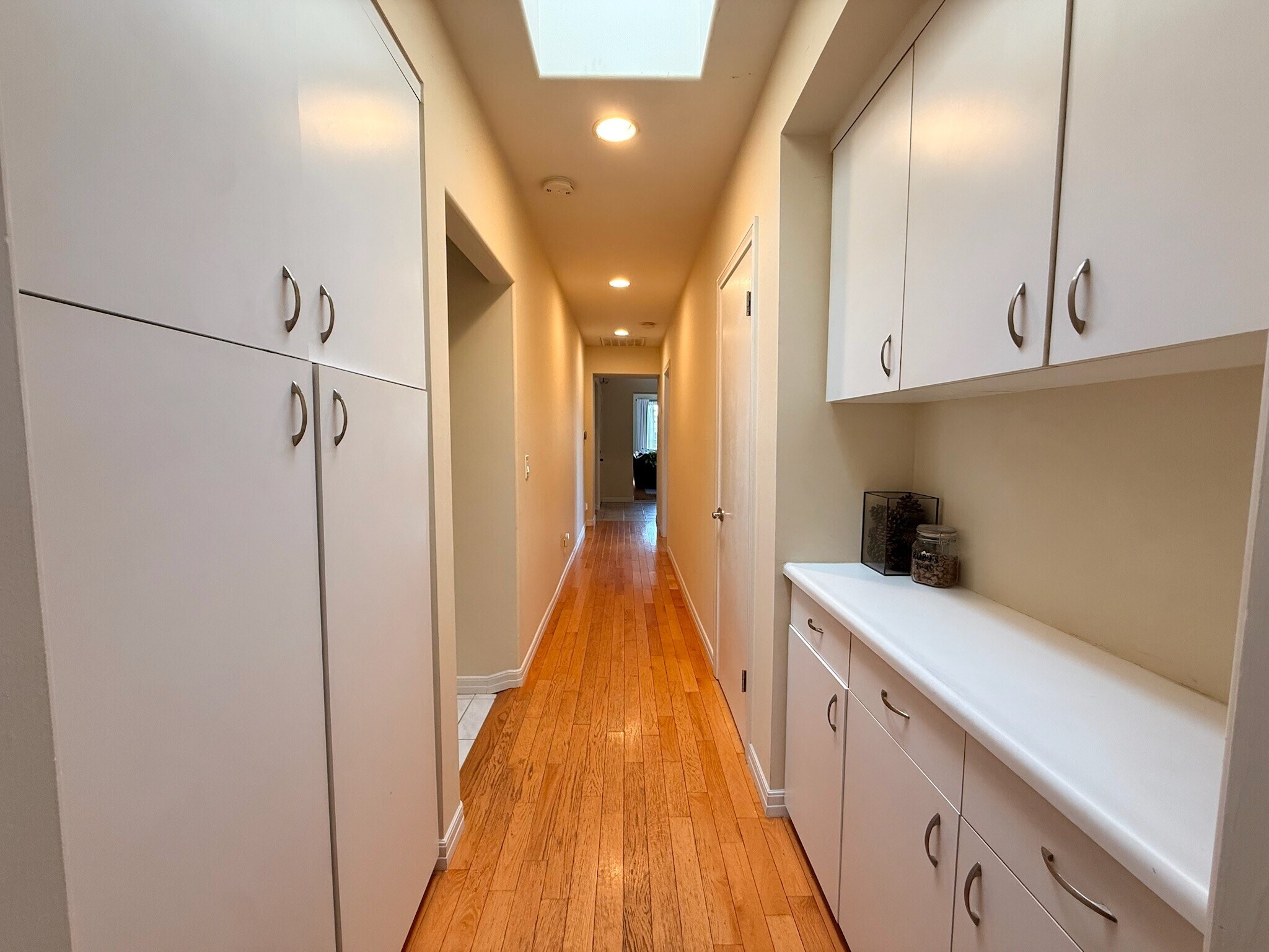 Hallway, looking towards living room - 222 S Hamilton Dr