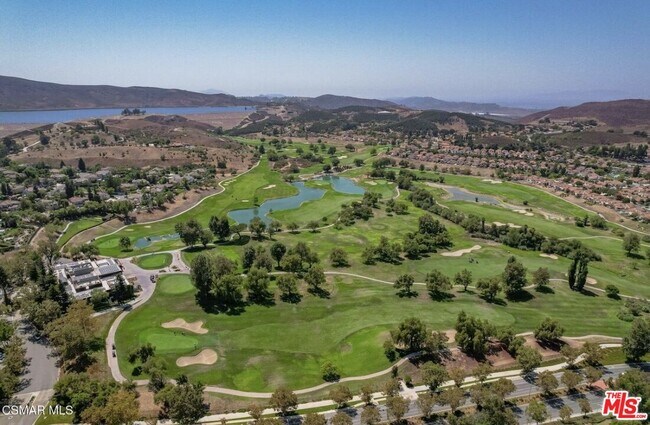 Building Photo - 335 Kitetail St