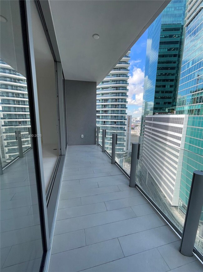Building Photo - 300 Biscayne Blvd Way
