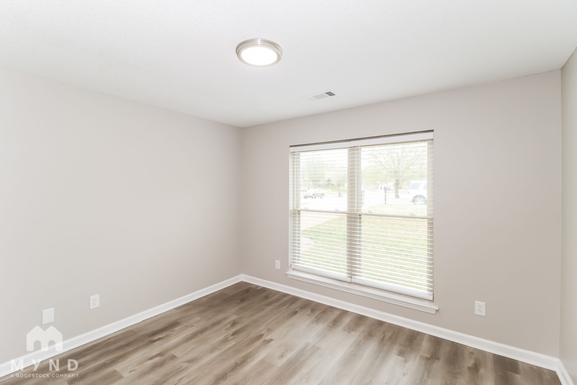Building Photo - 15 Rolling Oaks Dr