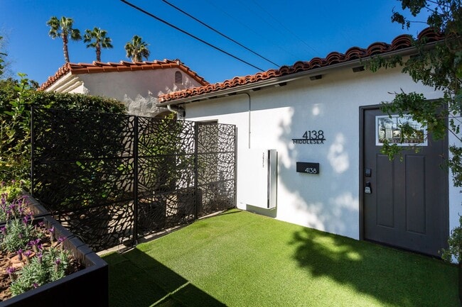 Building Photo - 4138 Middlesex Dr