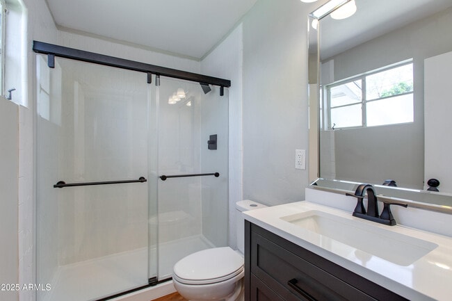 Building Photo - 1812 S Shafer Dr