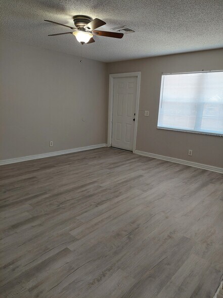 Building Photo - 4383 Edward Rd