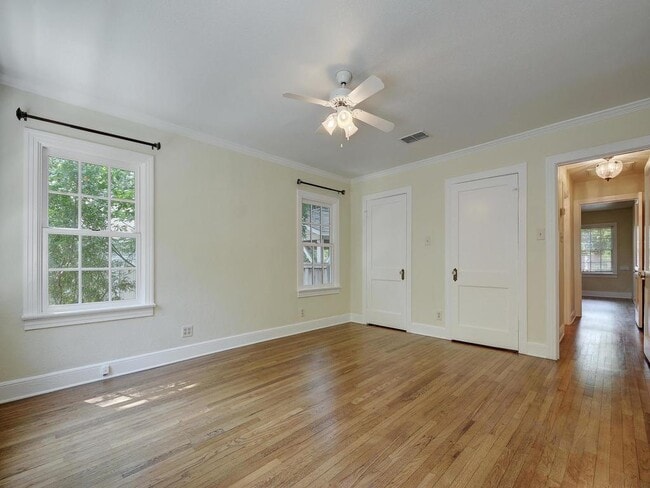 Building Photo - 2204 Tower Dr