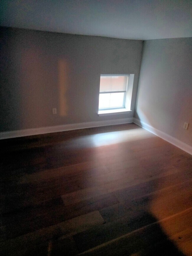 Building Photo - 57 Imlay St