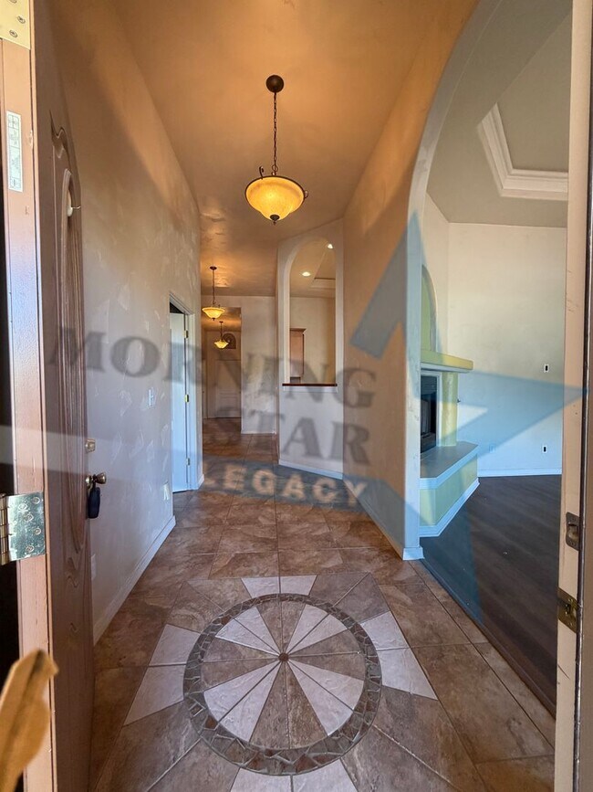 Building Photo - 4648 Mesa Rico Dr