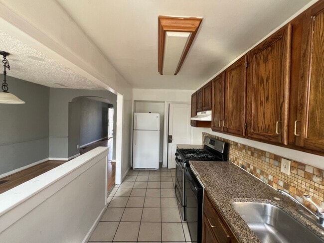 Building Photo - 6741 Horrocks St