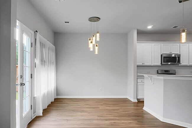 Building Photo - 210 Daniels Creek Cir