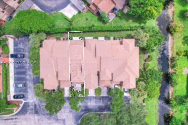 Building Photo - 10112 Royal Palm Blvd