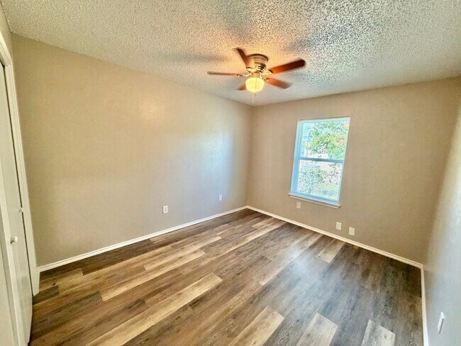 Building Photo - 1114 Rhonda Lee St