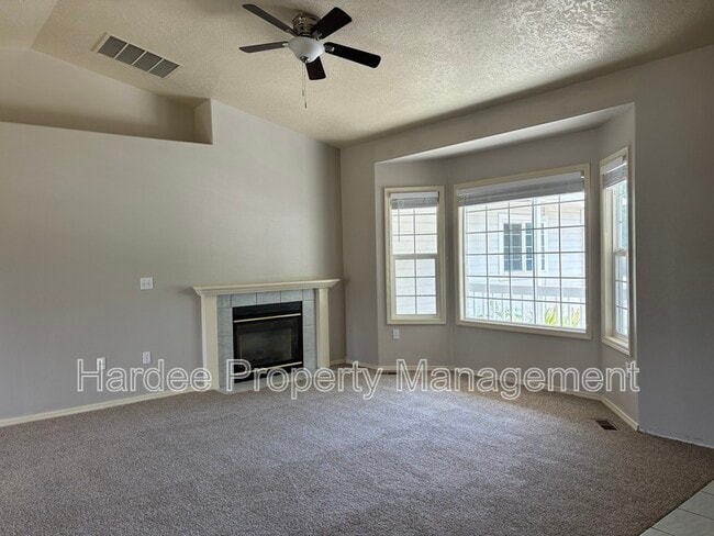 Building Photo - 668 W Applegate St