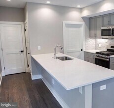 Building Photo - 1701 Trinidad Ave NE