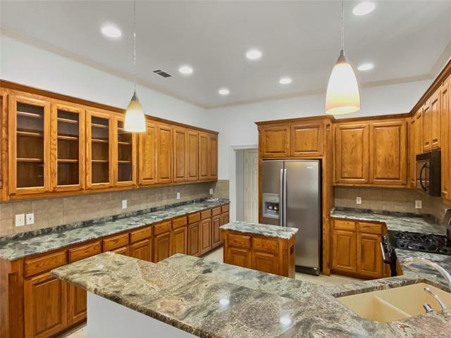 Building Photo - 612 Olympic