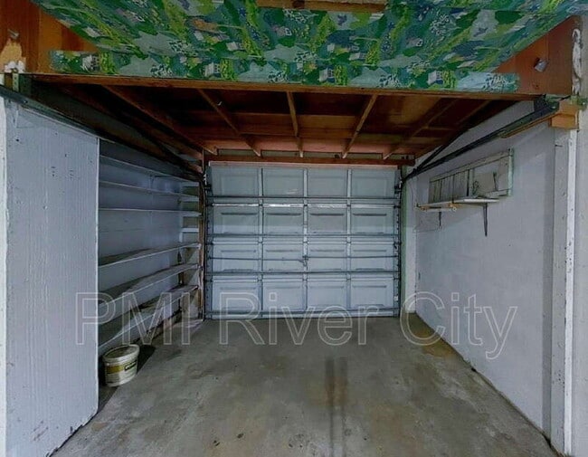 Building Photo - 7473 Greenway Dr