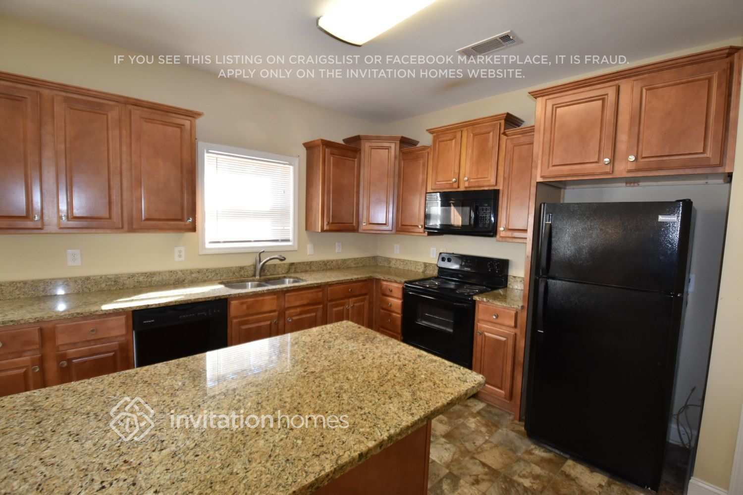 Building Photo - 5561 Hickory Stone Dr