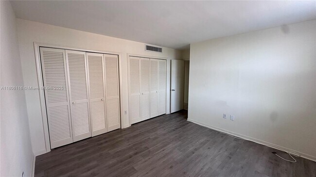 Building Photo - 625 Biltmore Way