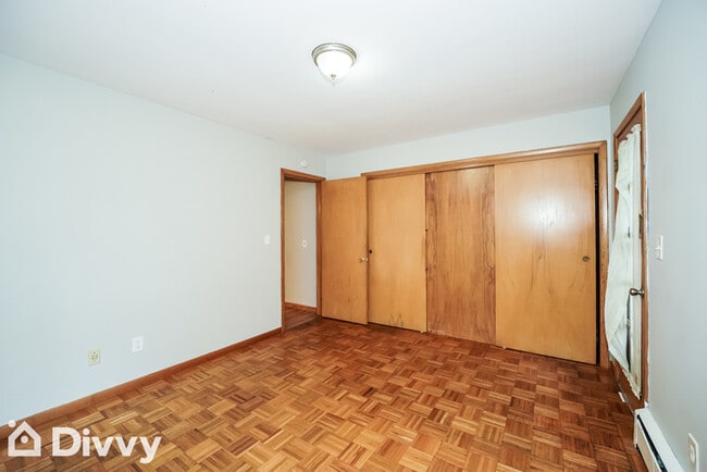 Building Photo - 150 E 272nd St