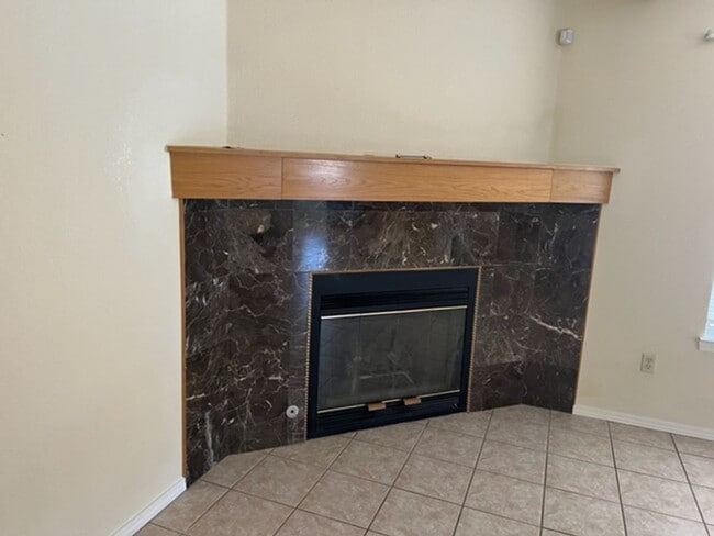 Building Photo - Beautiful home on a large corner lot with RV parking