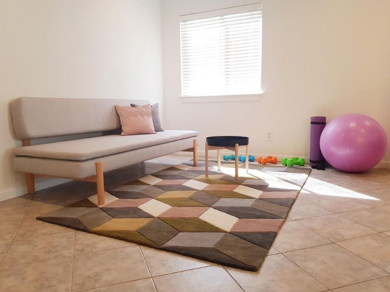 Building Photo - 7431 Holly Hill Dr