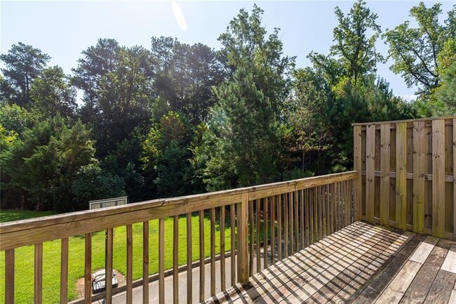 Building Photo - 860 Riverdance Dr NW