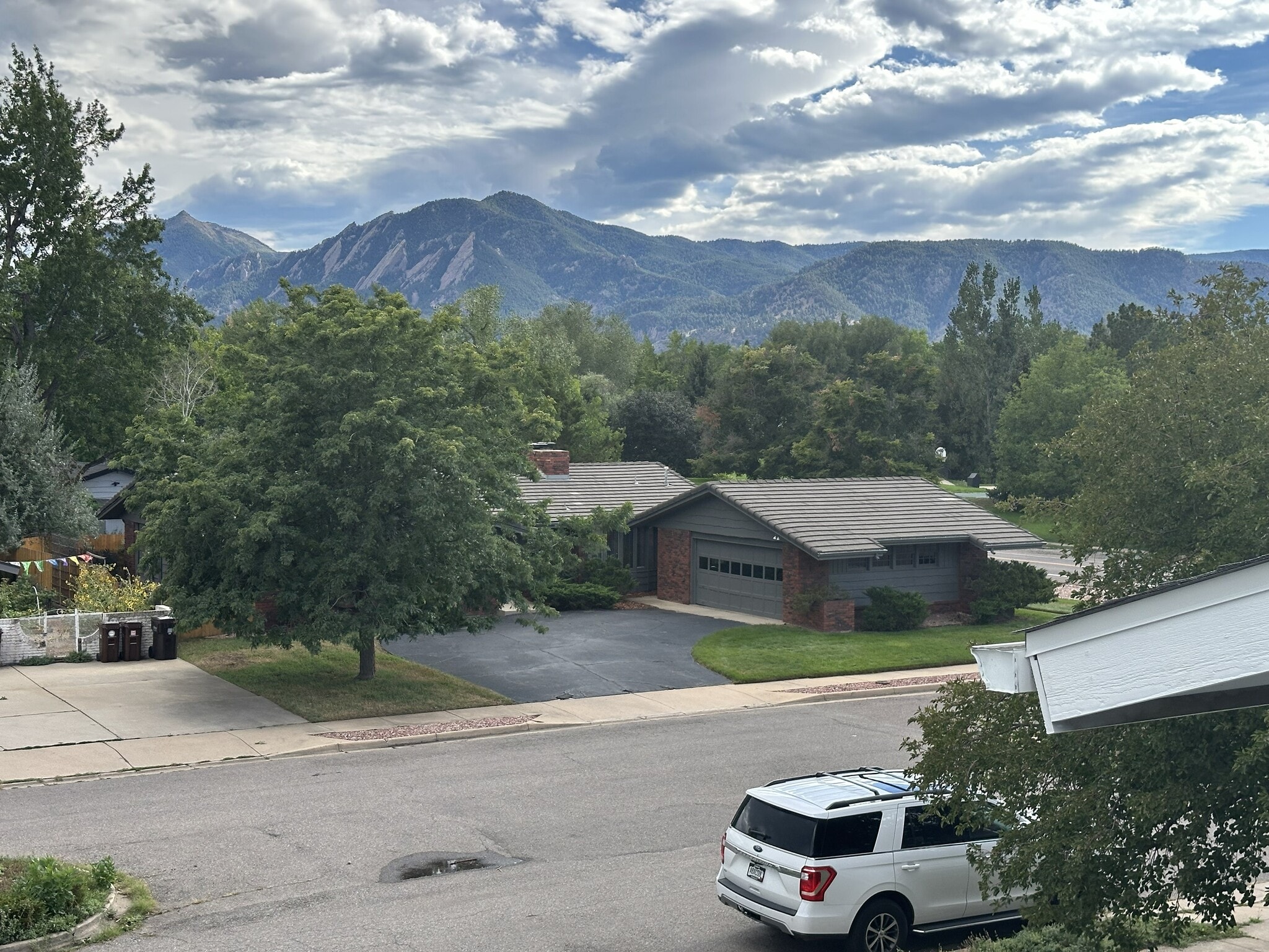 Building Photo - 2623 Sherwood Cir
