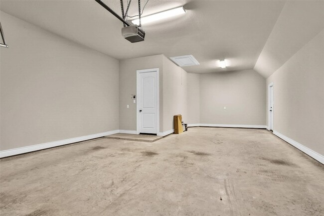 Building Photo - 17339 Camillia Trails