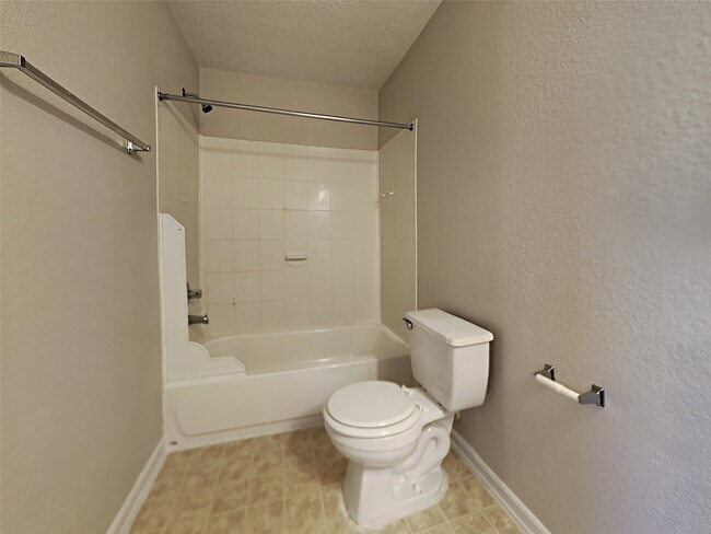 Building Photo - 19023 Remington Park Dr