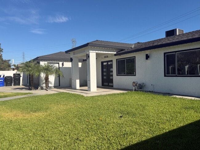 Building Photo - 2516 Fernley Dr