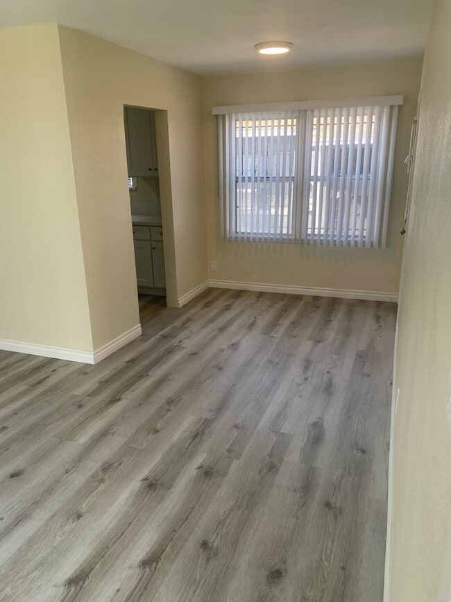 Building Photo - 2228 Thurman Ave