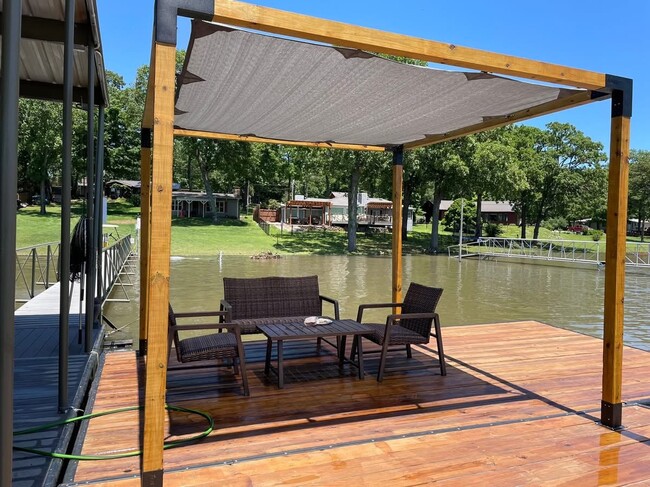 Building Photo - 1114 W 17th St