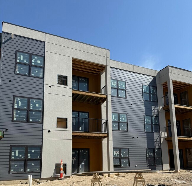 Building Photo - 2805 Burton Rd
