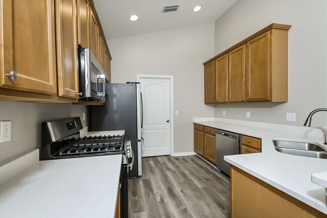 Building Photo - 5110 Clover Mist Dr