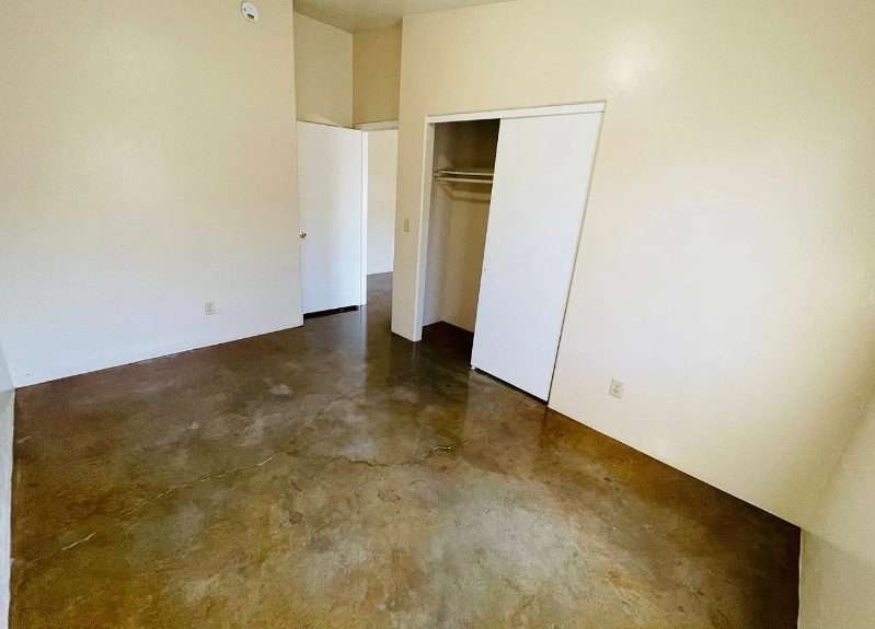 Building Photo - 1188 N Riverview Blvd